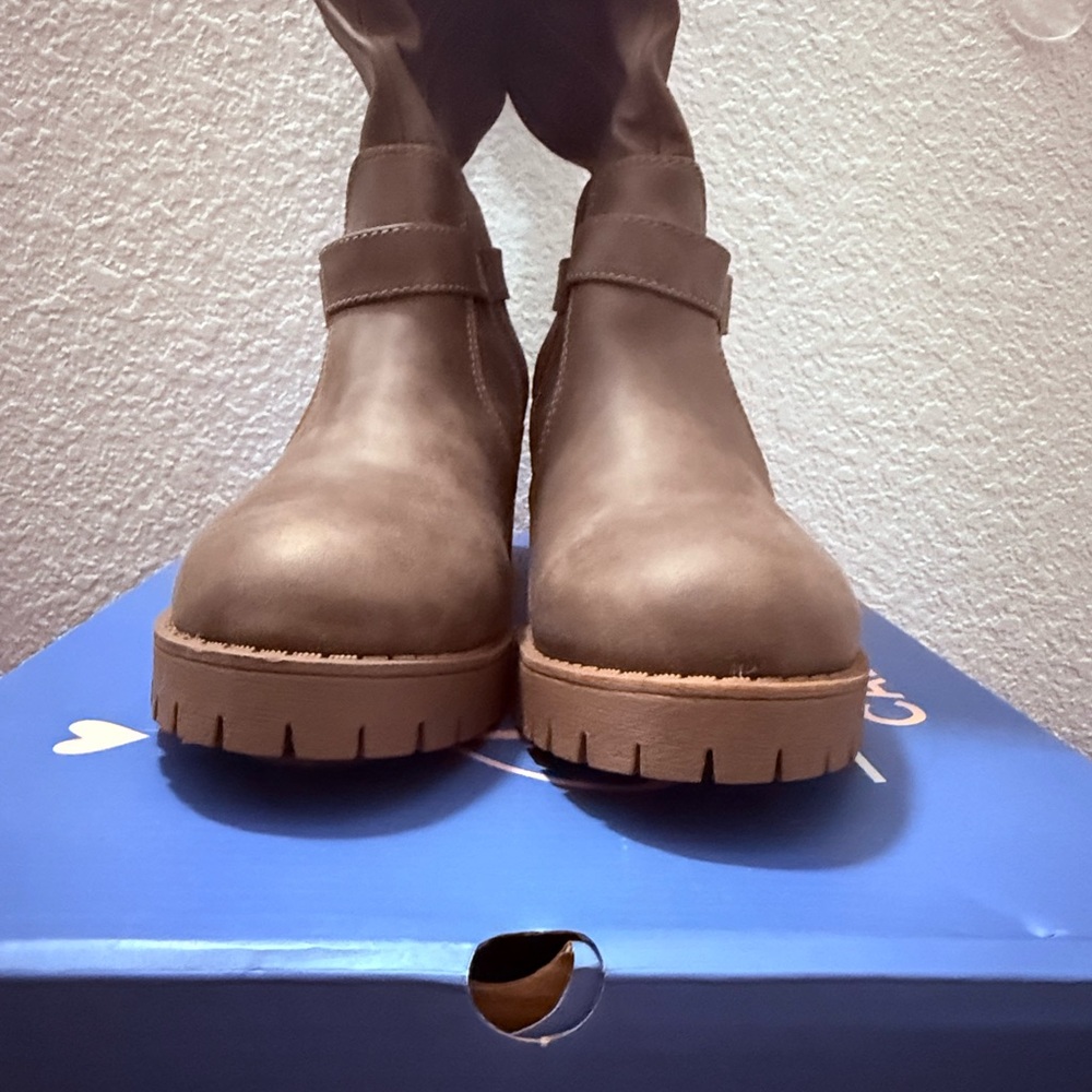 Jellypop Knee-High Boots W8 w/Knit Cuff. Brand New Never Worn - Picture 7 of 12